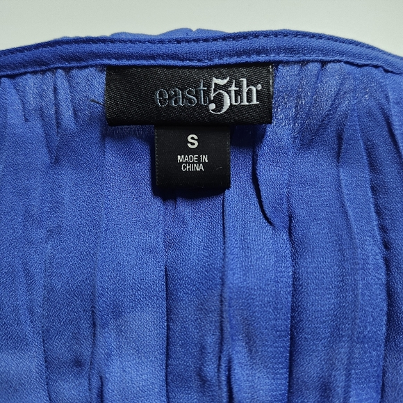 Sheer Ruffled Blouse - Picture 6 of 7